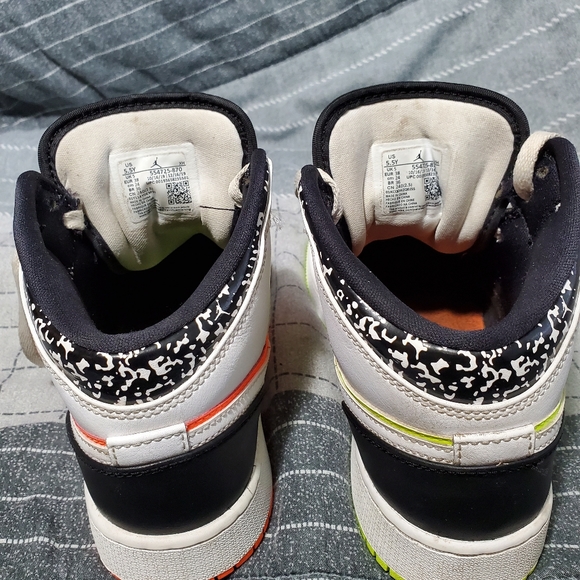 Nike Air Jordan Mid Composition Notebook
Size: 5.5 - Picture 5 of 6